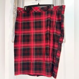 NWOT Torrid Plus Size 0 Red, Black & White Plaid Ponte Pencil Skirt Christmas